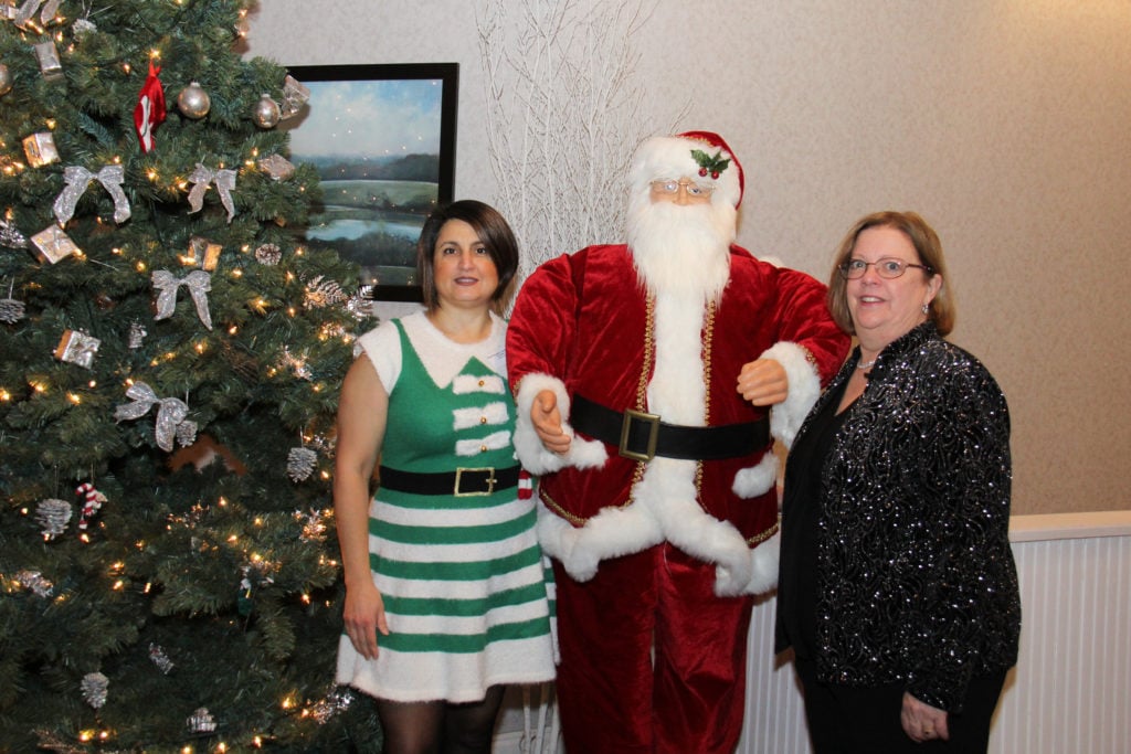 scwbec-2017-holiday-bfast-santas-elf